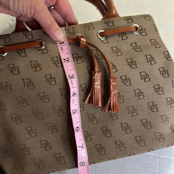 AUTHENTIC DOONEY & BOURKE BROWN / TAN CANVAS & LEATHER TRIM VINTAGE HAND  BAG - Picture 15 of 16